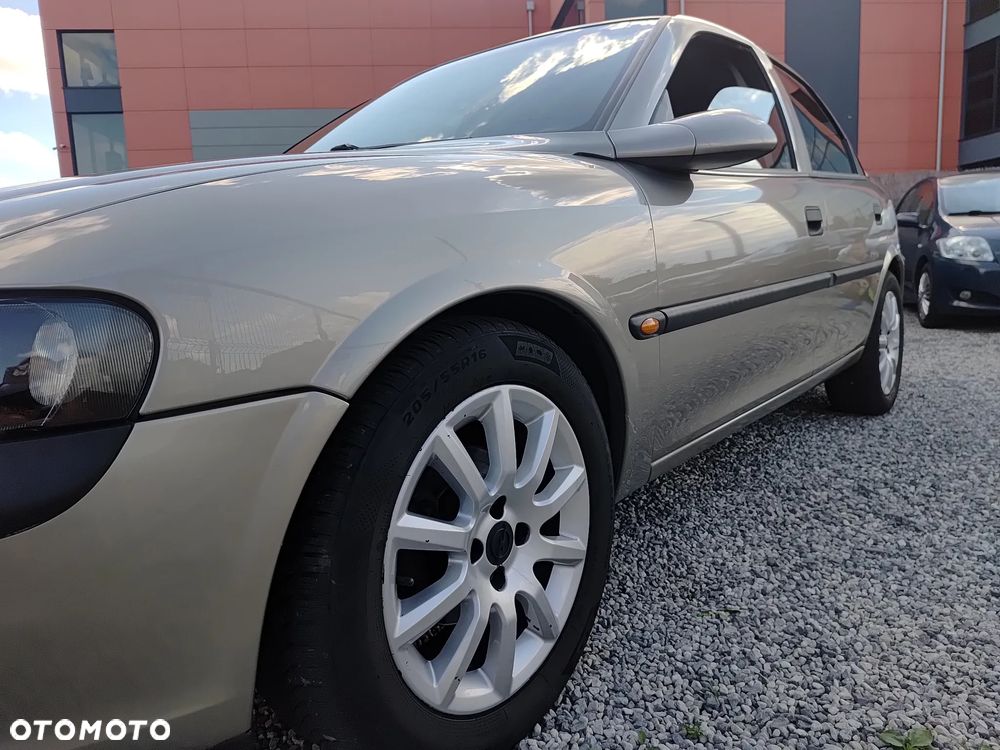 Opel Vectra 1.6 GLS - 9