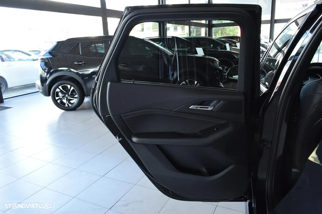 BMW 218 Active Tourer d Pack M Auto - 41
