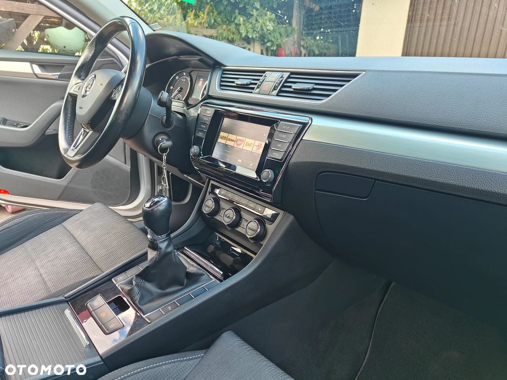 Skoda Superb 2.0 TDI Ambition - 9