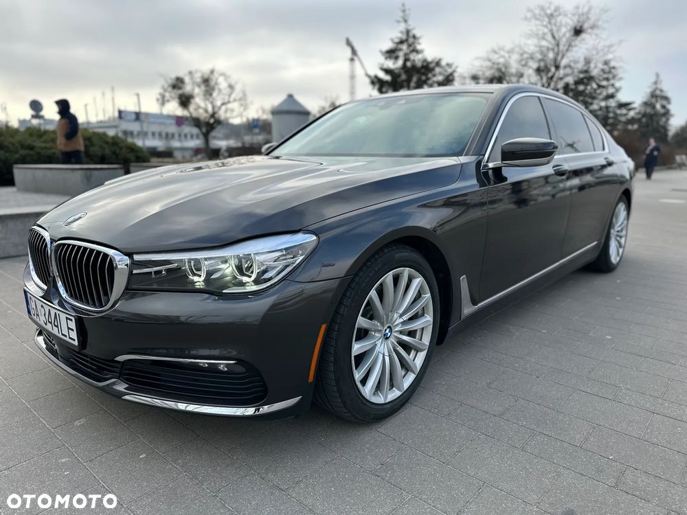 BMW Seria 7 740Li - 5