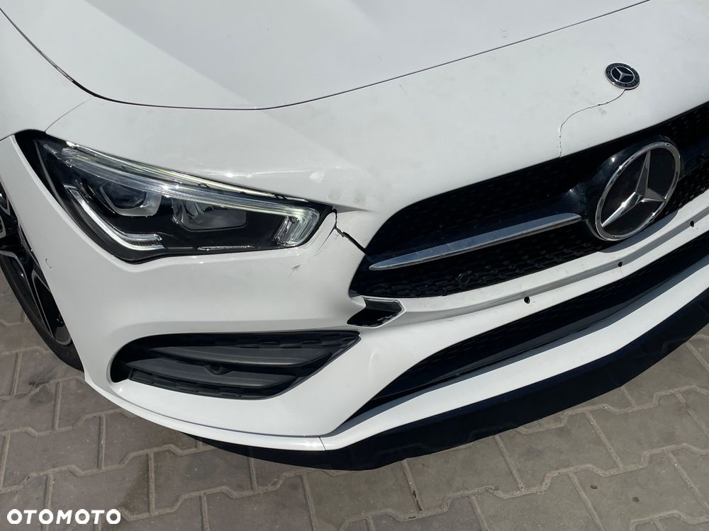 Mercedes-Benz CLA 180 7G-DCT AMG Line - 6