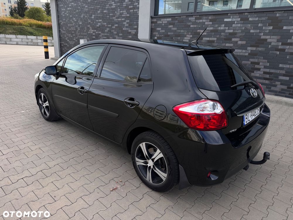 Toyota Auris 2012 photo 5