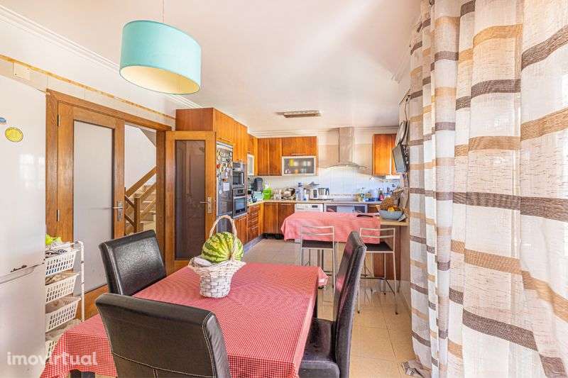 Moradia isolafs no Lourel-Sintra, garagem 4 carros - Grande imagem: 5/12