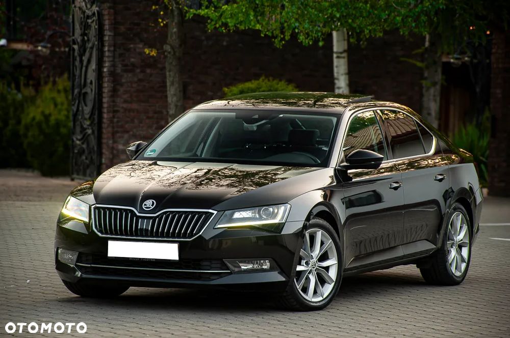 Skoda Superb 2.0 TDI DSG Ambition - 1
