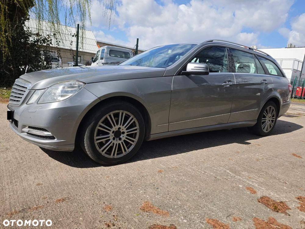 Mercedes-Benz Klasa E 220 CDI DPF BlueEFFICIENCY 7G-TRONIC Elegance - 2