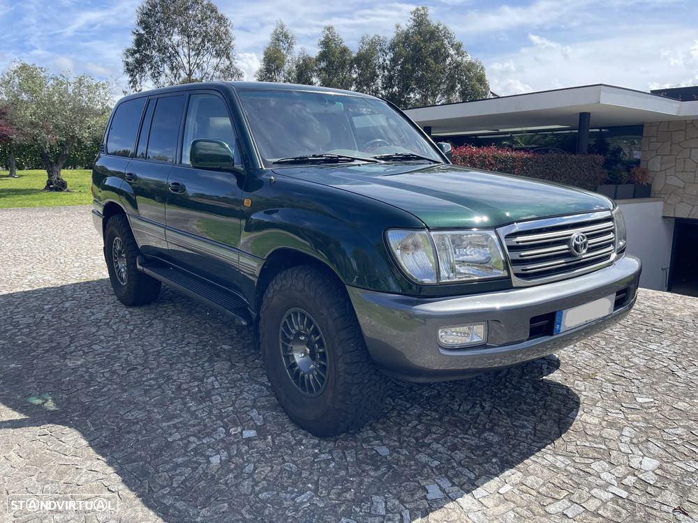 Toyota Land Cruiser - 2