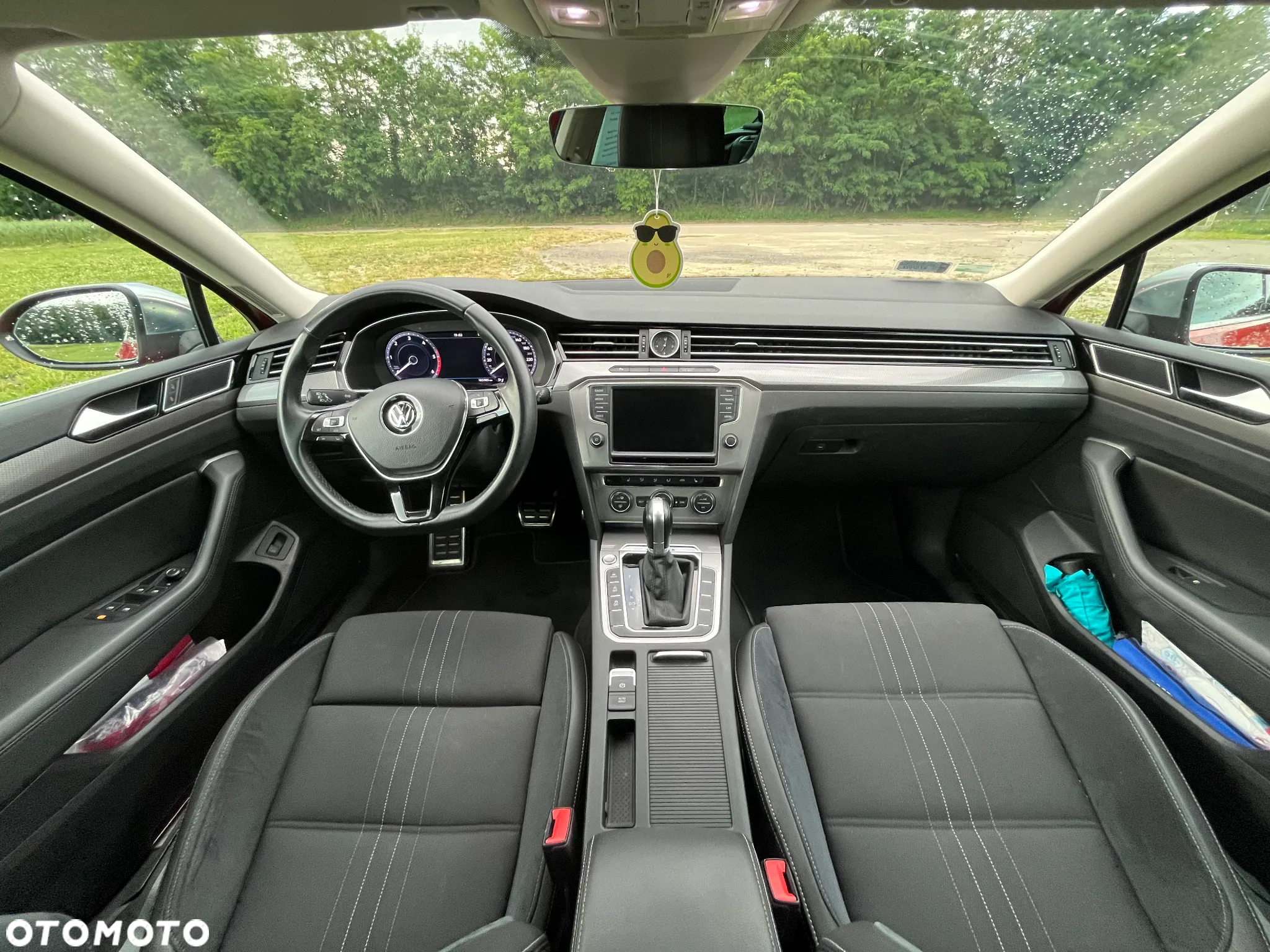 Volkswagen Passat - 11