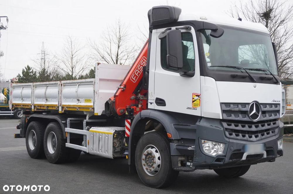 Mercedes-Benz Arocs 2636 6x4 / Wywrotka 2-stronna / HDS Fassi F135A.0.23 / Pilot / Rotator - 2