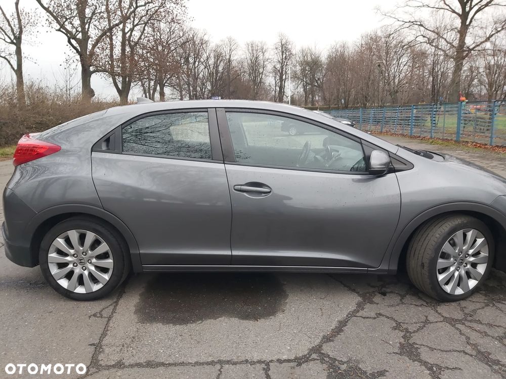 Honda Civic 1.8 i-VTEC Sport Black Edition - 6