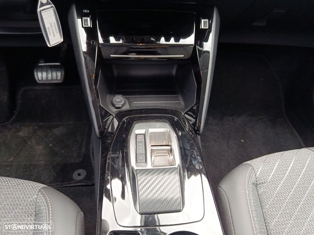 Peugeot 208 1.2 Hybrid Allure e-DCS6 - 11