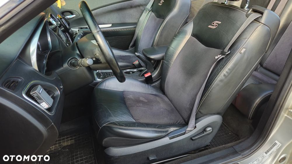 Chrysler 200 - 25