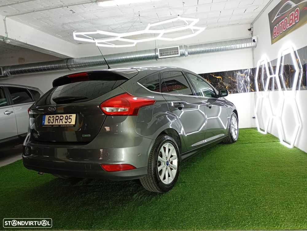Ford Focus 1.0 SCTi ST-Line - 36
