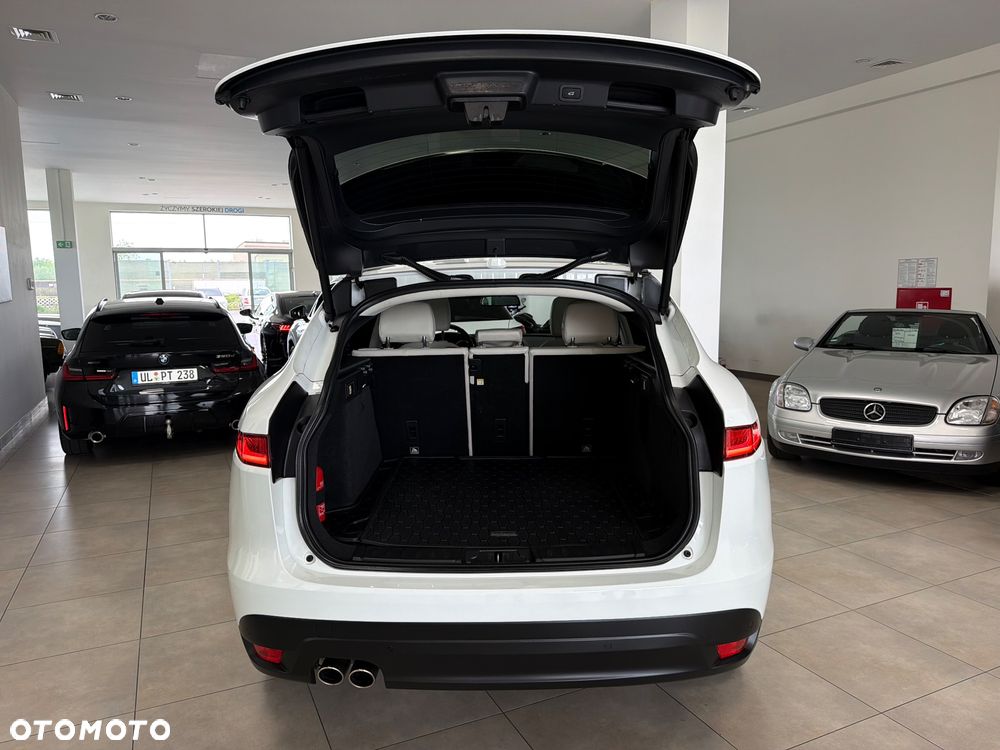 Jaguar F-Pace 2.0 i4D AWD Prestige - 40