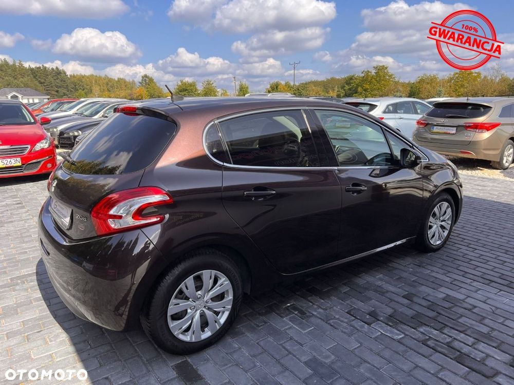 Peugeot 208 - 12