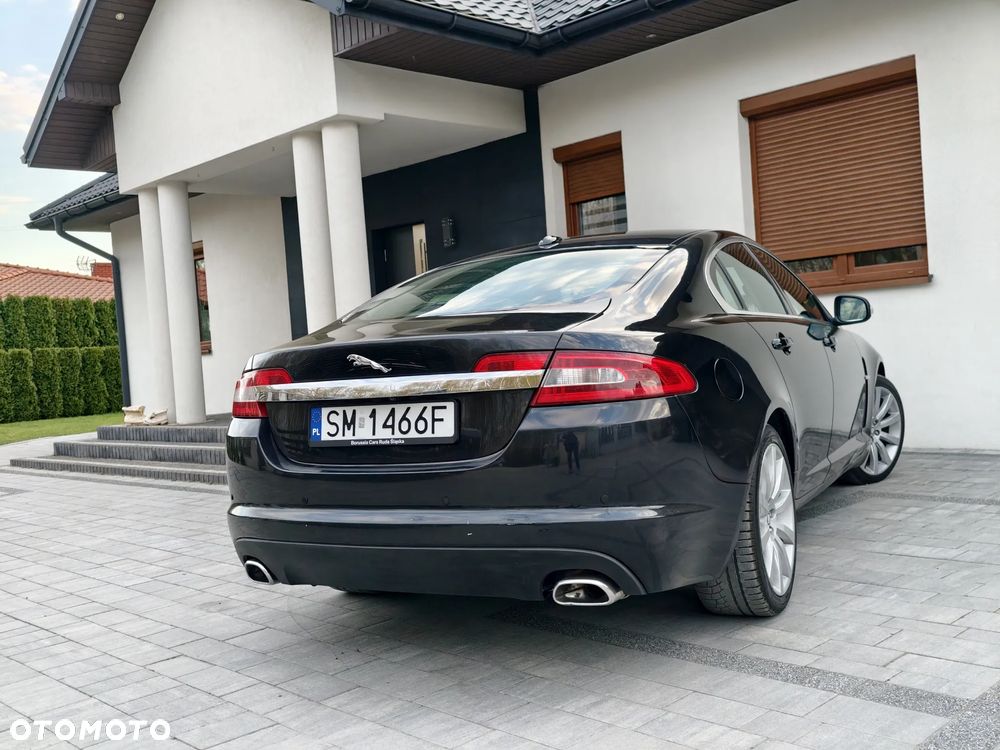 Jaguar XF 2.7 V6 D Luxury - 22