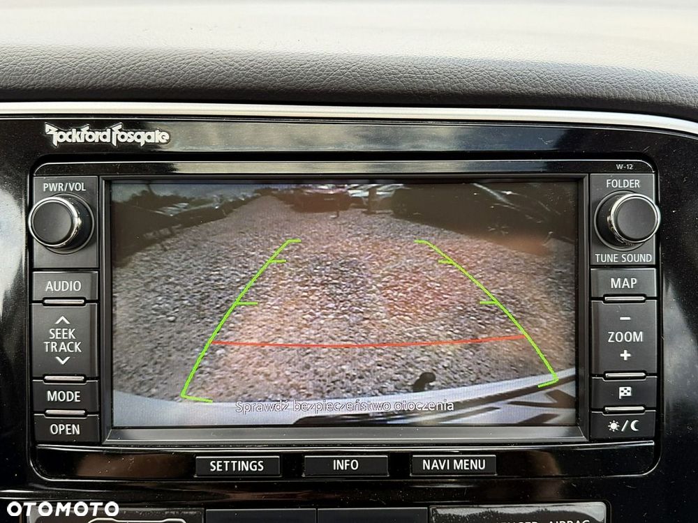 Mitsubishi Outlander - 21