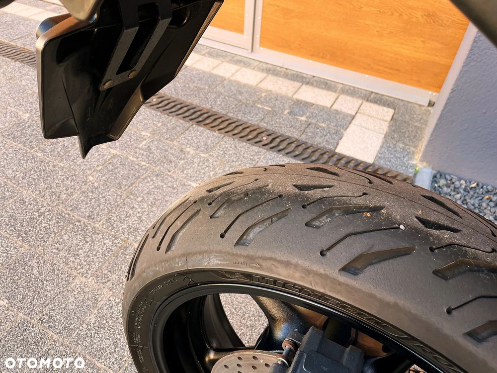 Yamaha FZ8 - 12
