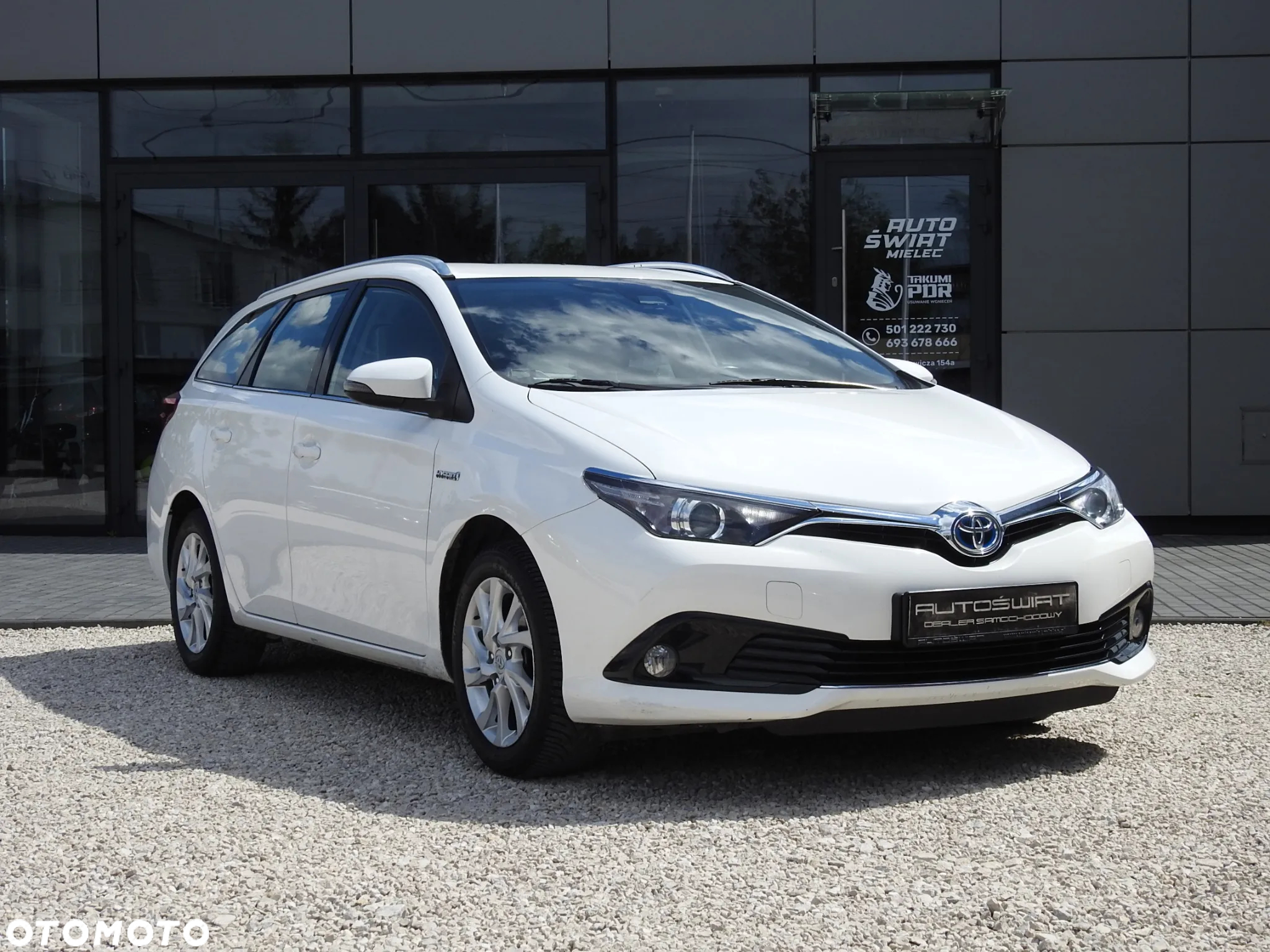 Toyota Auris 1.8 VVT-i Hybrid Automatik Comfort - 2