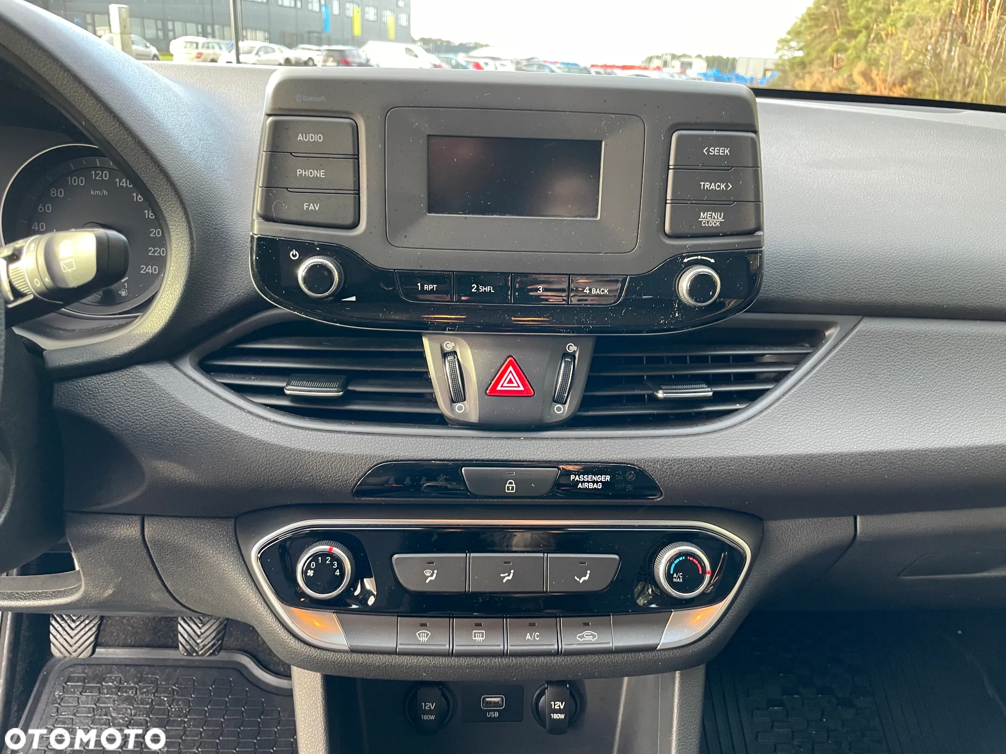 Hyundai i30 1.6 D Classic + - 12