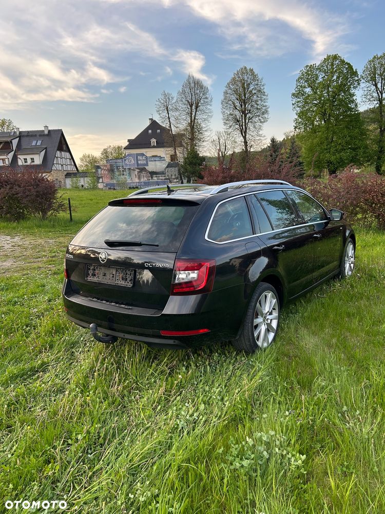 Skoda Octavia Combi 2.0 TDI DSG Soleil - 3