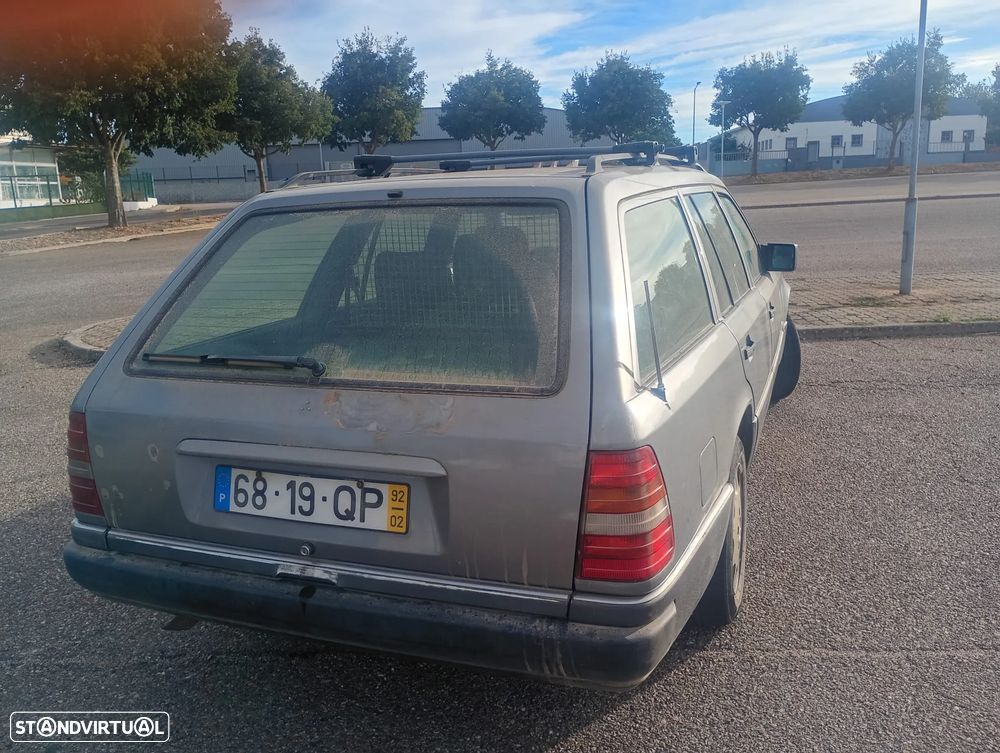 Mercedes-Benz E 250 1992 photo 2