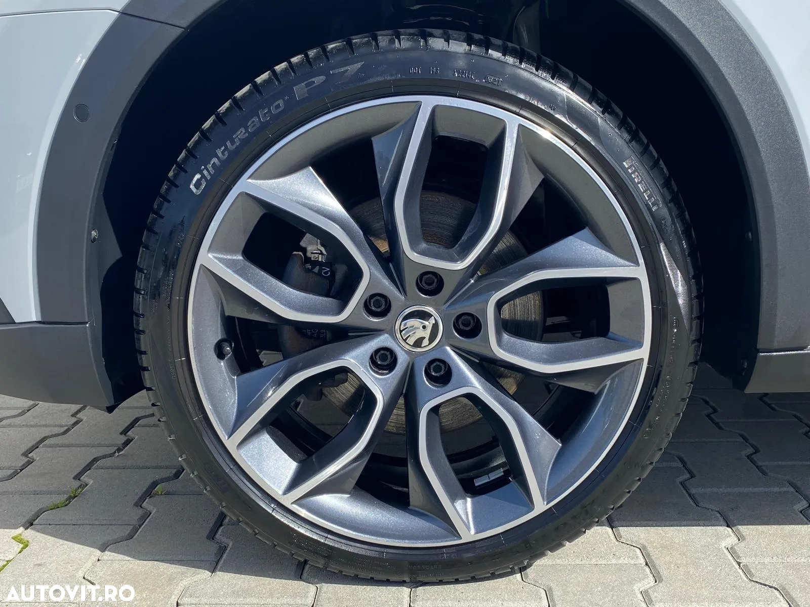 Skoda Octavia Combi 2.0 TDI DSG 4X4 Scout - 5