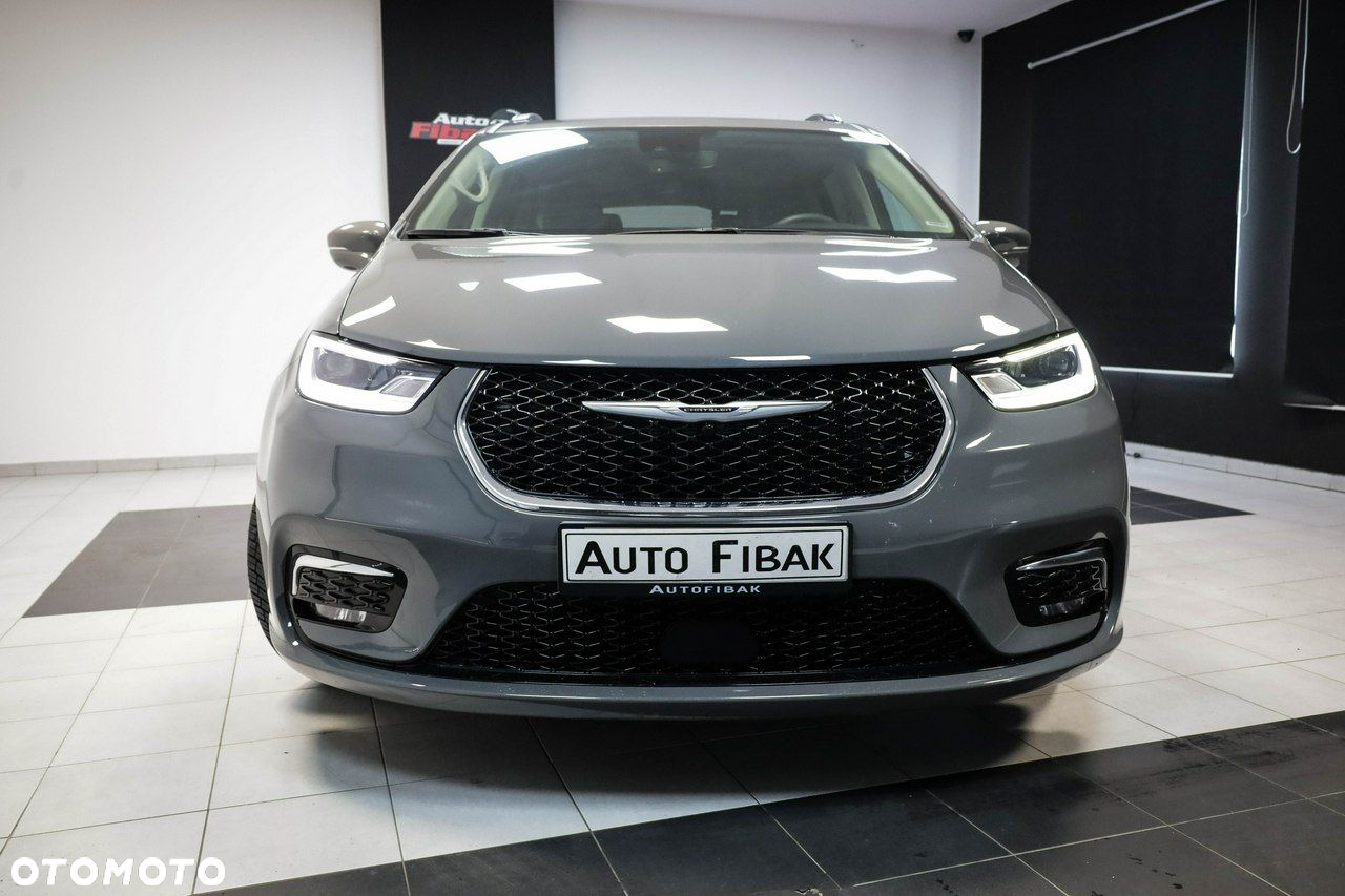 Chrysler Pacifica - 8