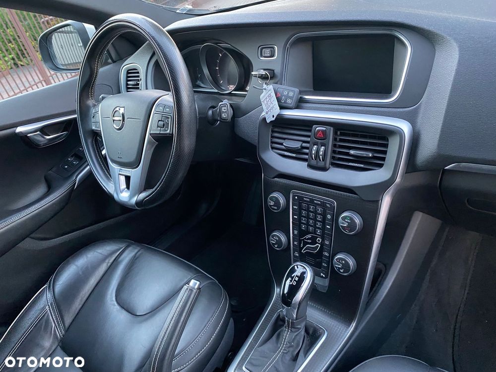 Volvo V40 D3 Geartronic RDesign - 8