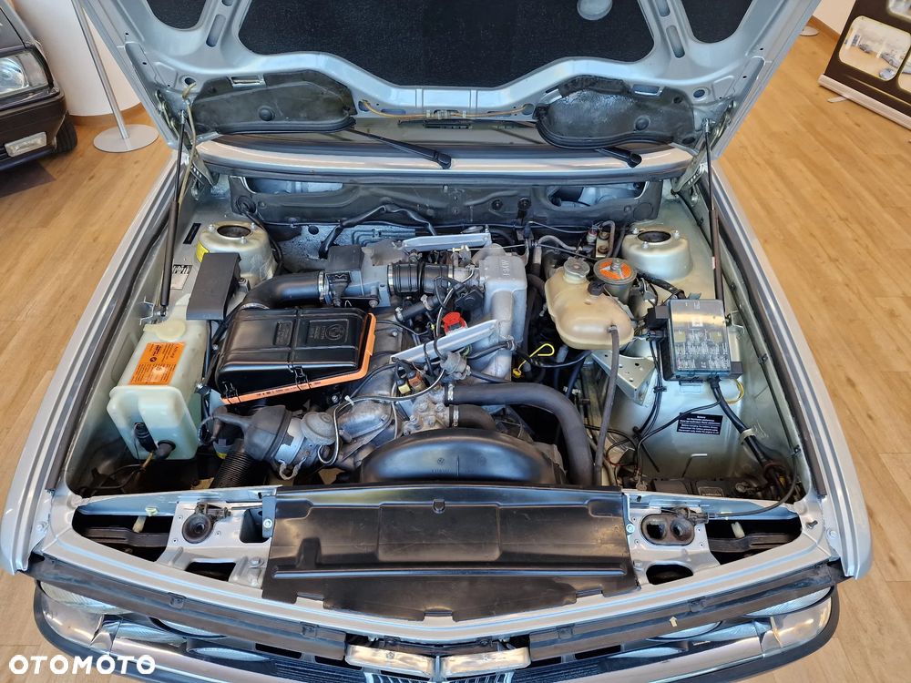BMW Seria 5 520i - 35