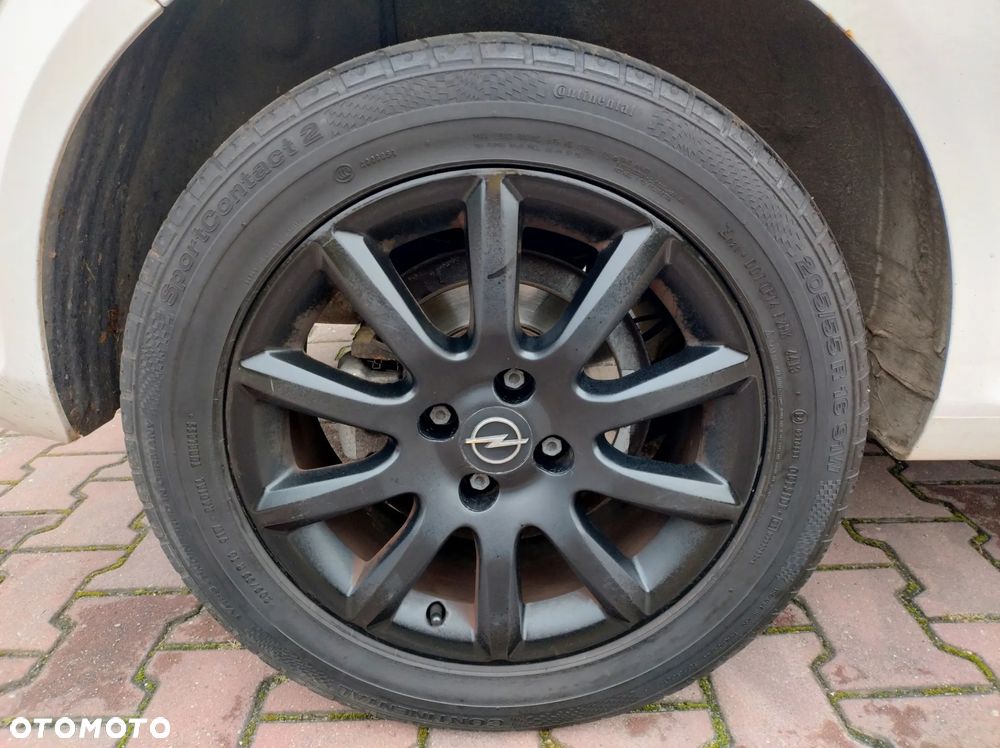 Opel Astra III GTC 1.4 Cosmo - 23