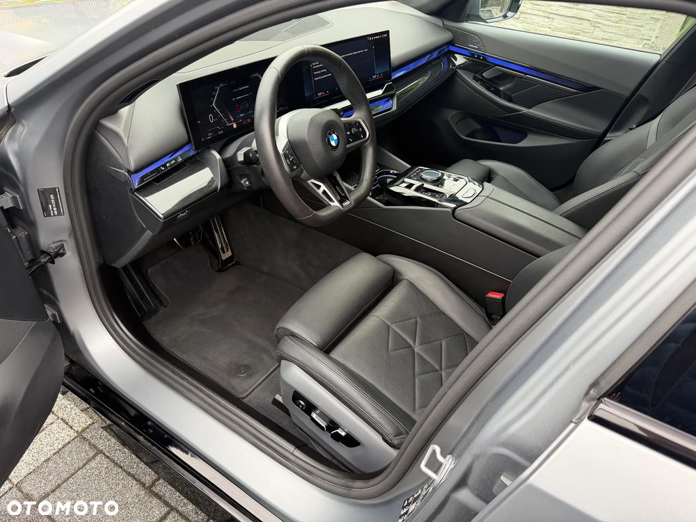 BMW Seria 5 540d xDrive mHEV M Sport - 17