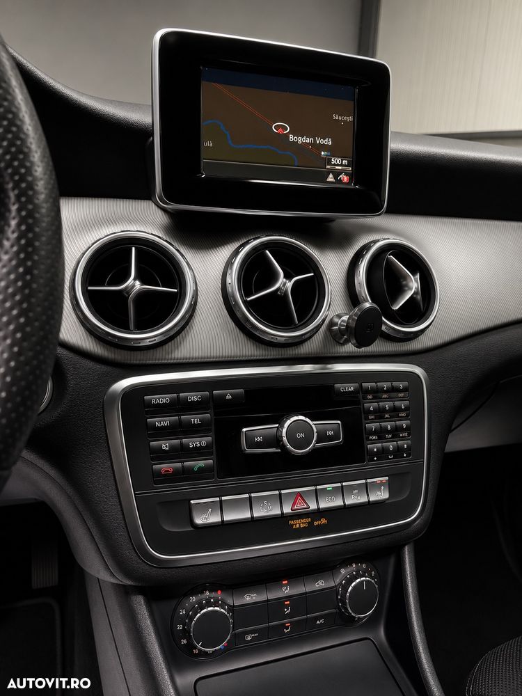 Mercedes-Benz GLA - 11