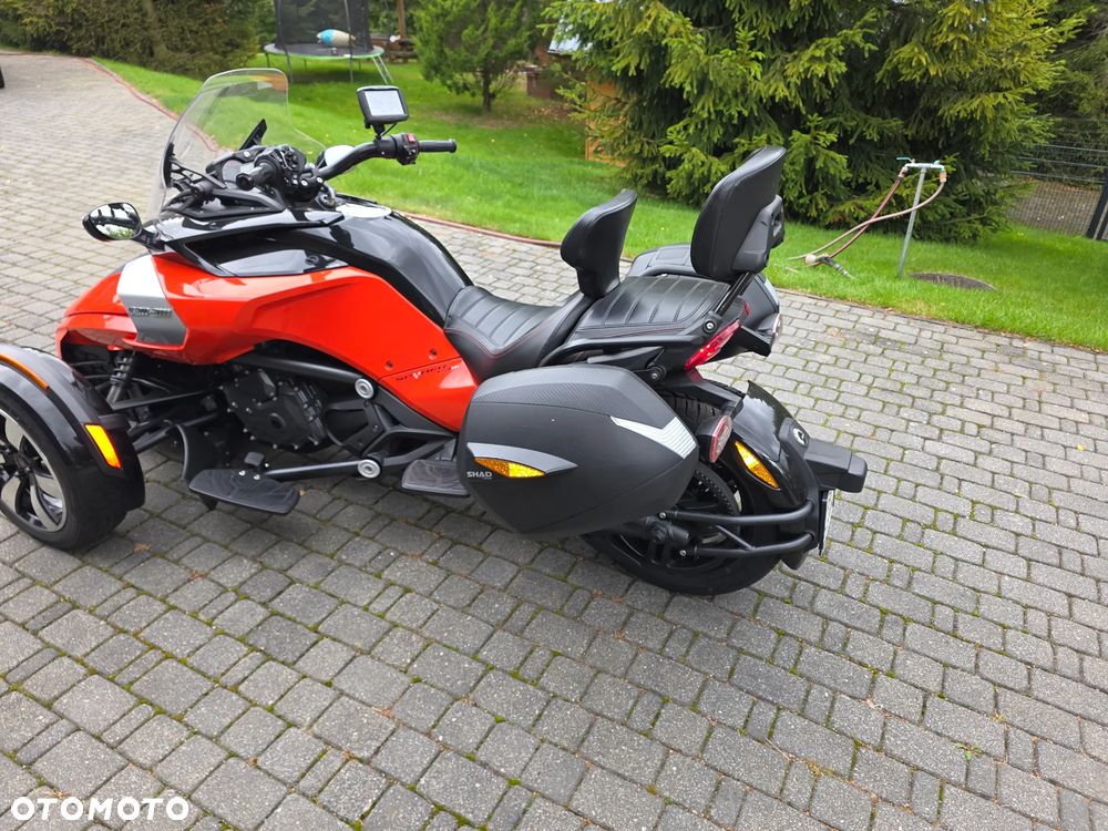 Can-Am Spyder - 2