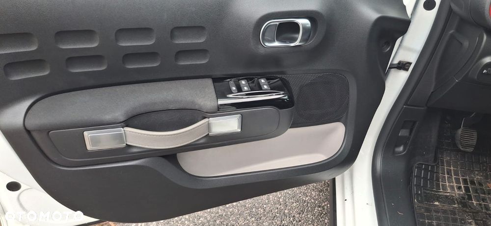 Citroën C3 1.2 PureTech Shine - 19