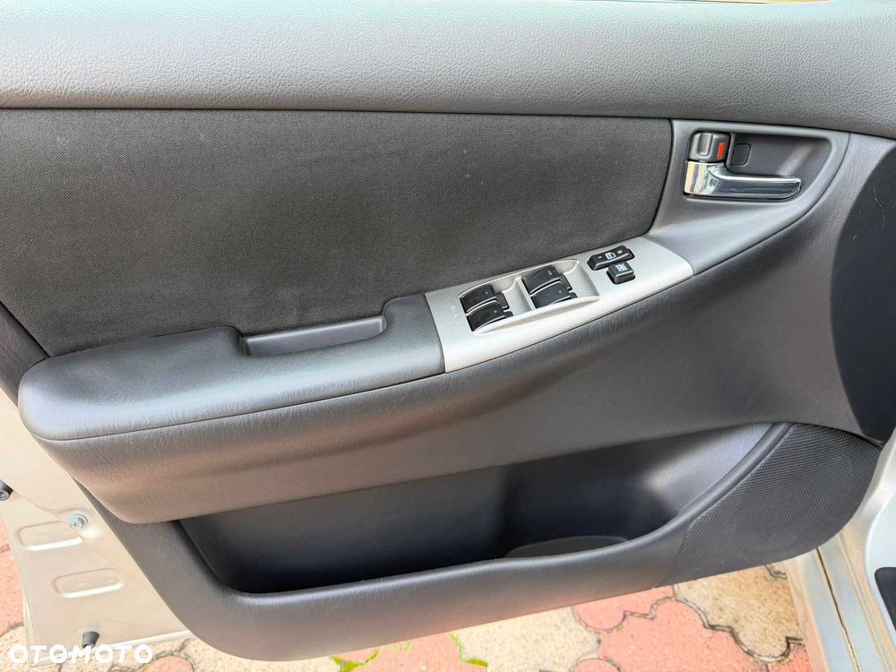 Toyota Corolla - 8