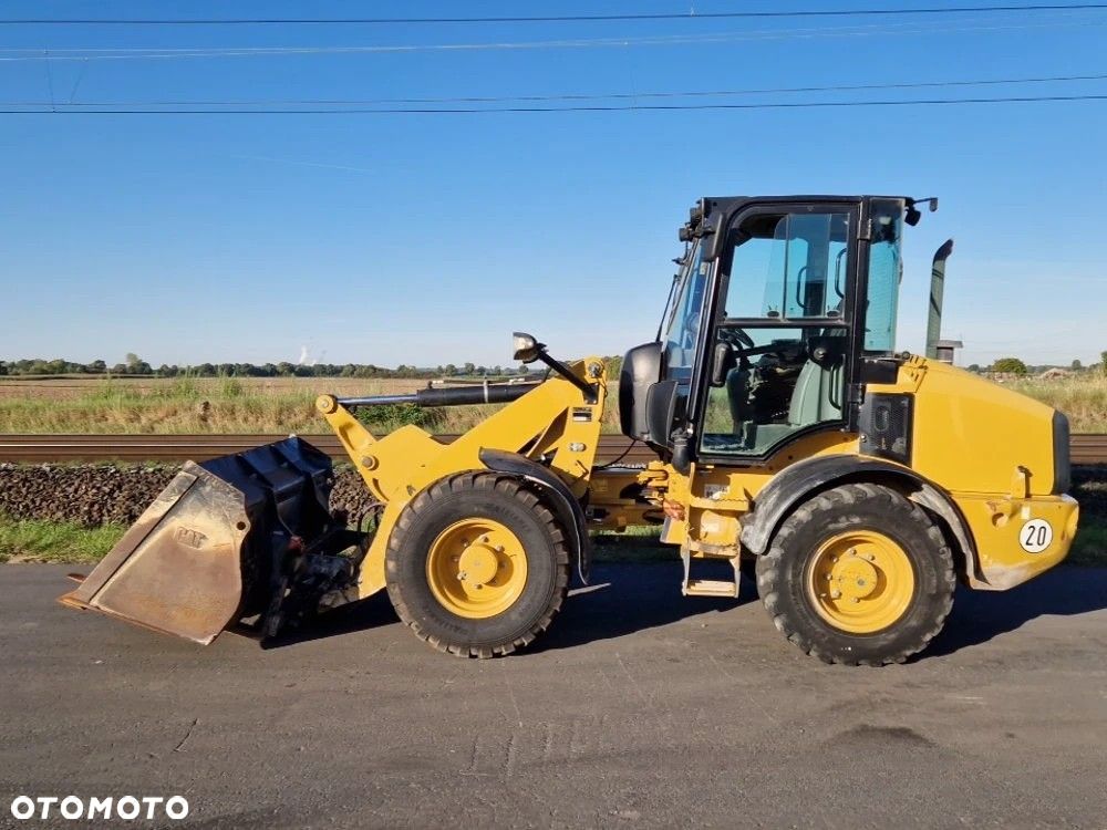 Caterpillar 908M - 2
