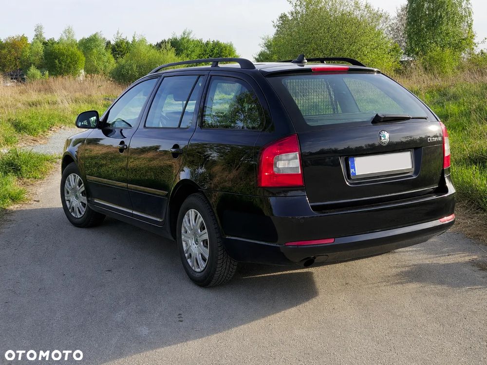 Skoda Octavia 2.0 TDI DPF Elegance DSG - 6