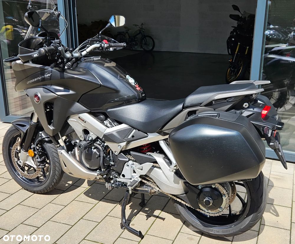 Honda VFR - 2