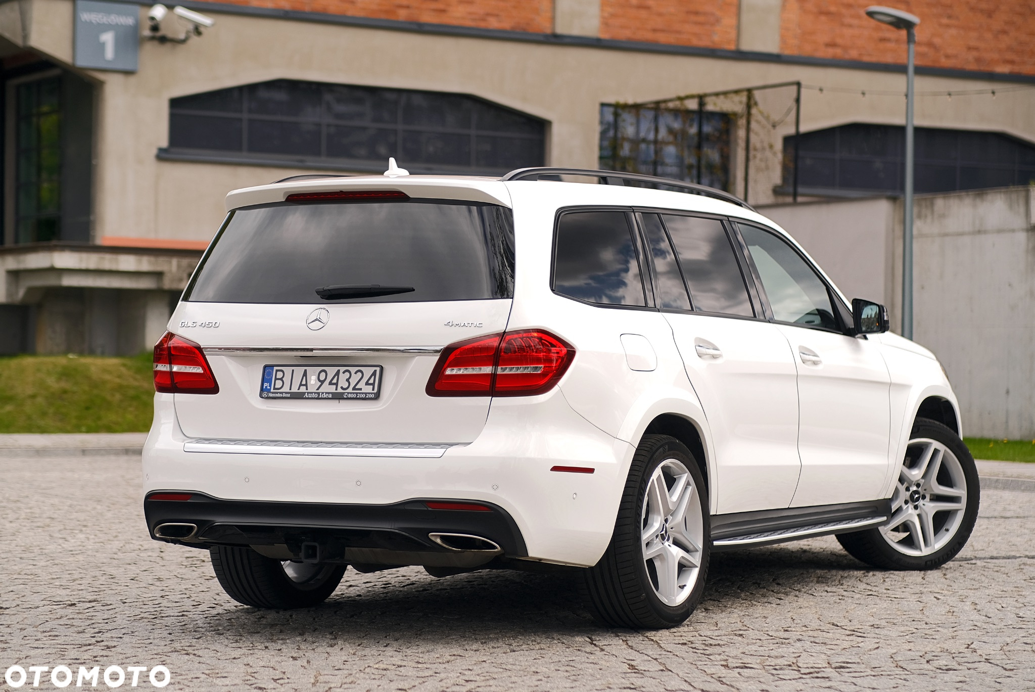 Mercedes-Benz GLS - 14