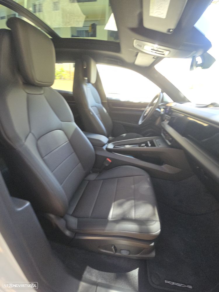 Porsche Macan Electric - 31