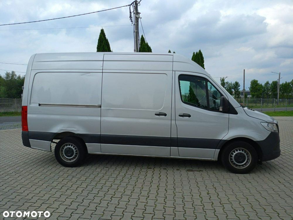 Mercedes-Benz Sprinter - 5