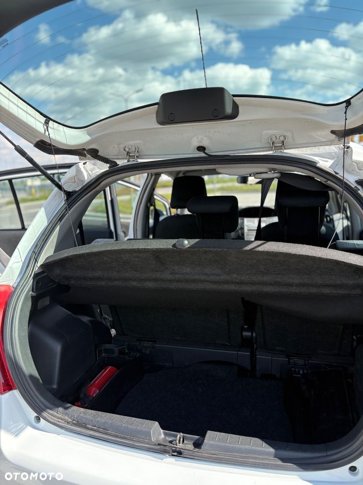 Toyota Yaris - 8