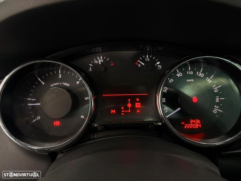 Peugeot 3008 1.6 HDi Executive CMP6 - 15