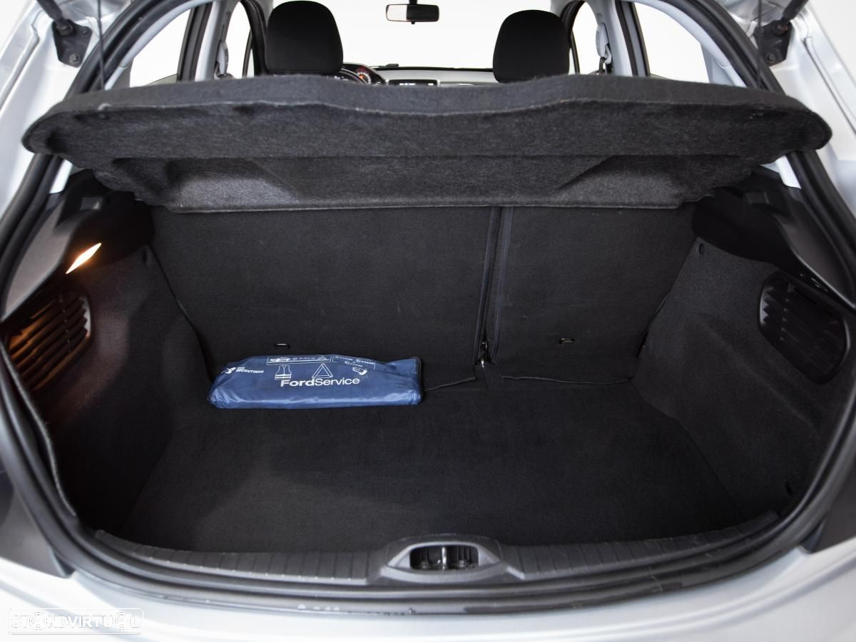 Peugeot 208 - 12