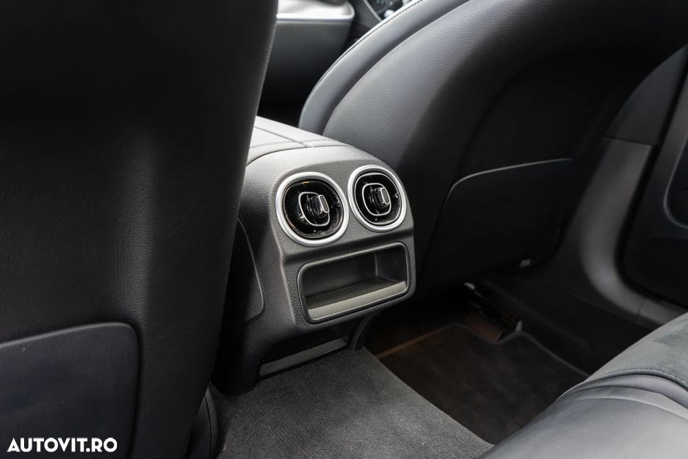 Mercedes-Benz C 300 4MATIC 9G-TRONIC AMG Line - 35