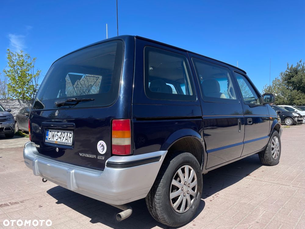 Chrysler Voyager 3.3 SE - 2