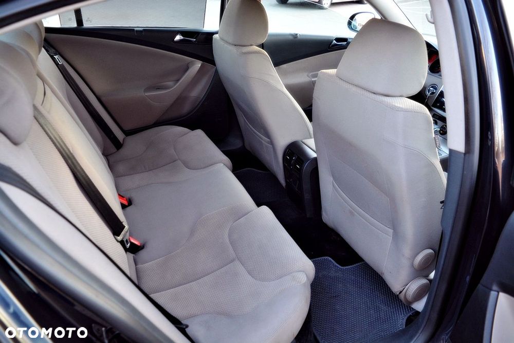 Volkswagen Passat 2.0 TDI DPF Comfortline DSG - 18