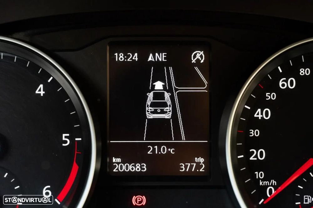 VW Passat Variant 1.6 TDI Confortline DSG - 24