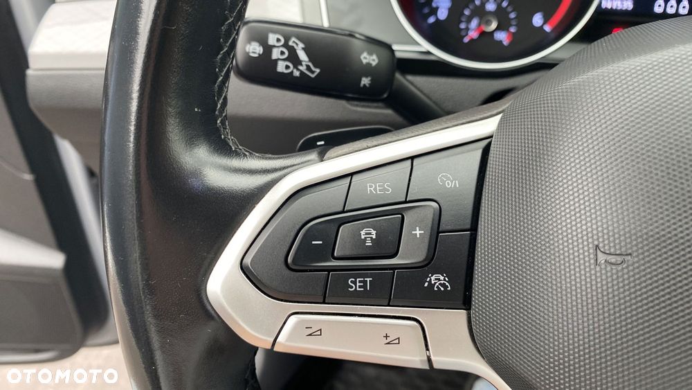 Volkswagen Passat - 20