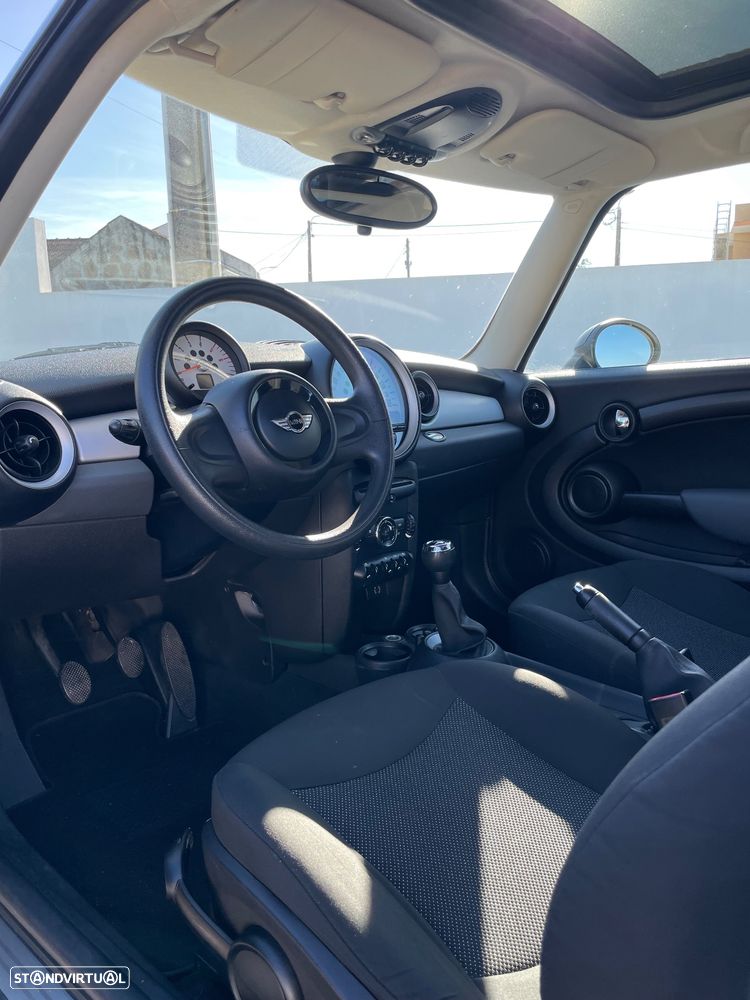 MINI 3 Portas One D - 13